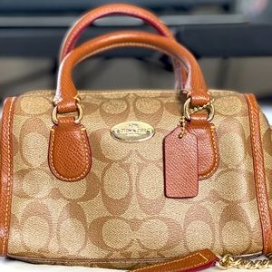 RARE Coach Micro Rowan crossbody bag💕